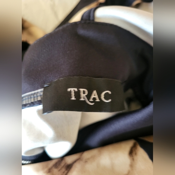 Chic Backless Floral Dress in Navy, Size Large - Picture 5 of 5